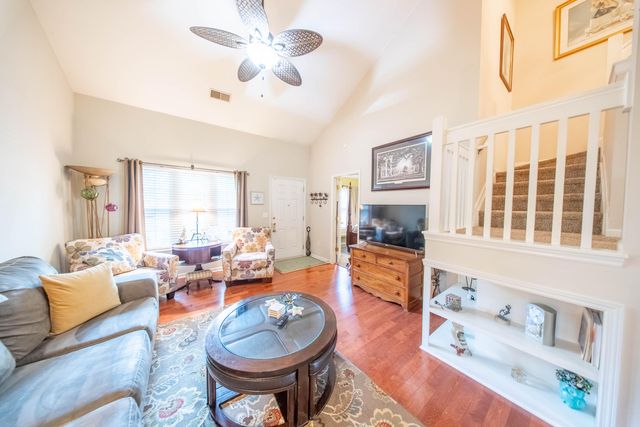8106 Shadow Oak Drive, North Charleston, SC 29406