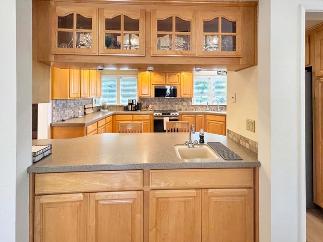 6200 Viewridge Dr, Auburn, CA 95602