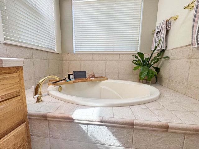 6200 Viewridge Dr, Auburn, CA 95602