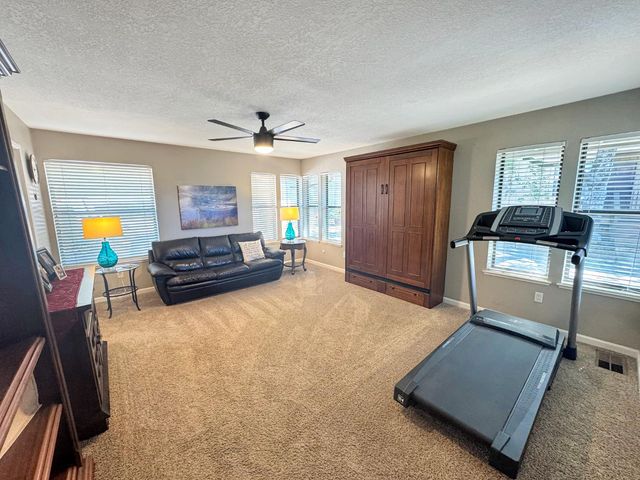 6200 Viewridge Dr, Auburn, CA 95602