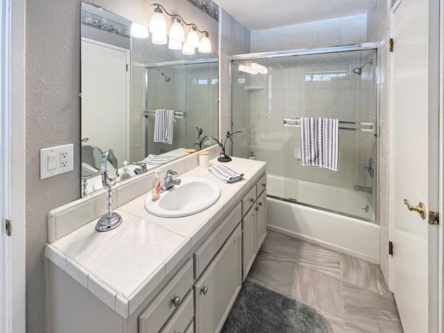 6200 Viewridge Dr, Auburn, CA 95602