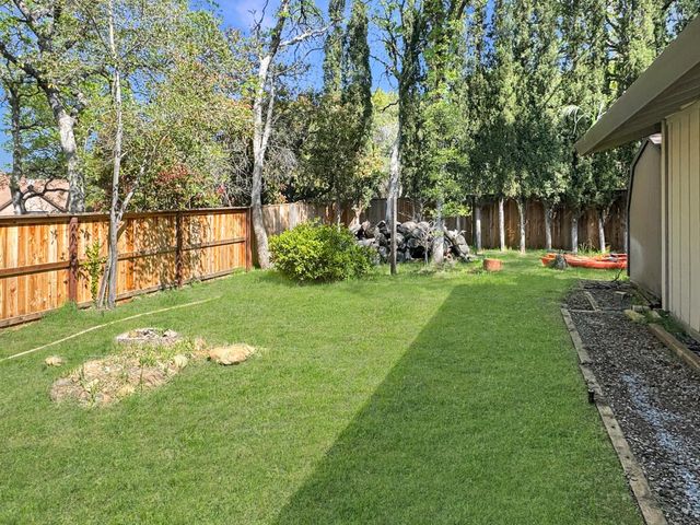 6200 Viewridge Dr, Auburn, CA 95602