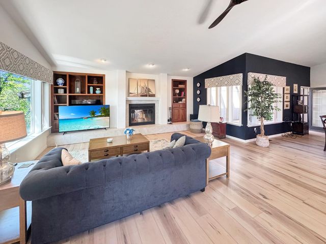 6200 Viewridge Dr, Auburn, CA 95602