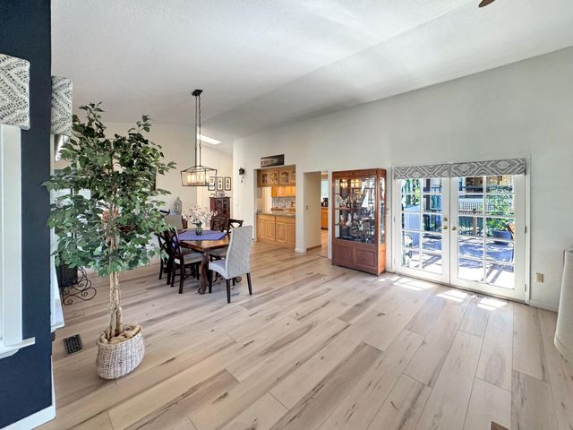 6200 Viewridge Dr, Auburn, CA 95602