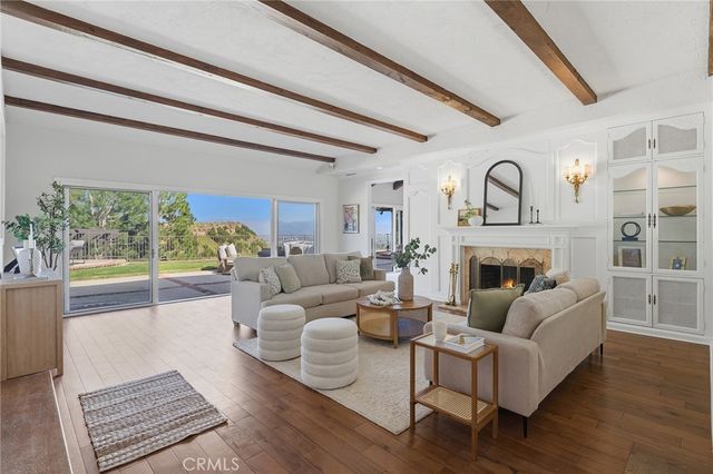 3906 Lake Vista Court, Encino, CA 91316