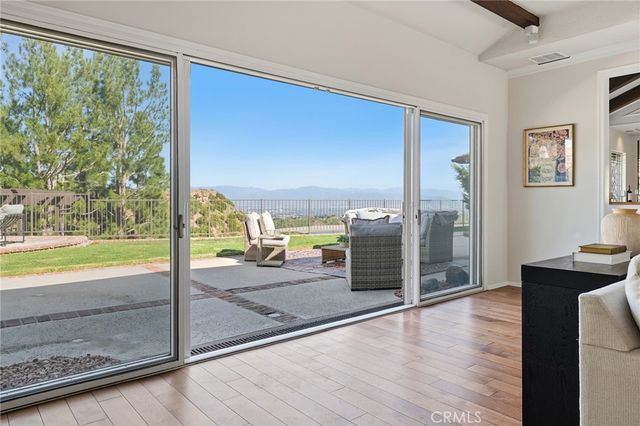 3906 Lake Vista Court, Encino, CA 91316