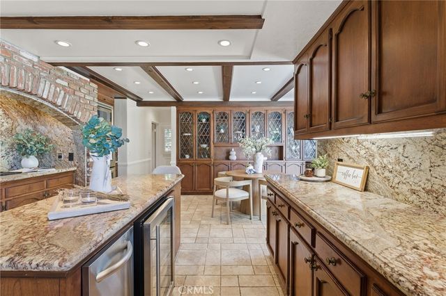 3906 Lake Vista Court, Encino, CA 91316