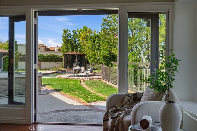 3906 Lake Vista Court, Encino, CA 91316