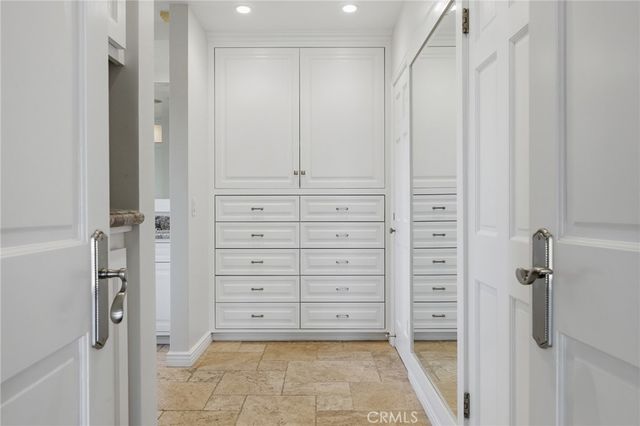 3906 Lake Vista Court, Encino, CA 91316