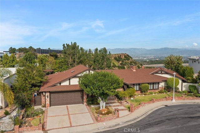 3906 Lake Vista Court, Encino, CA 91316