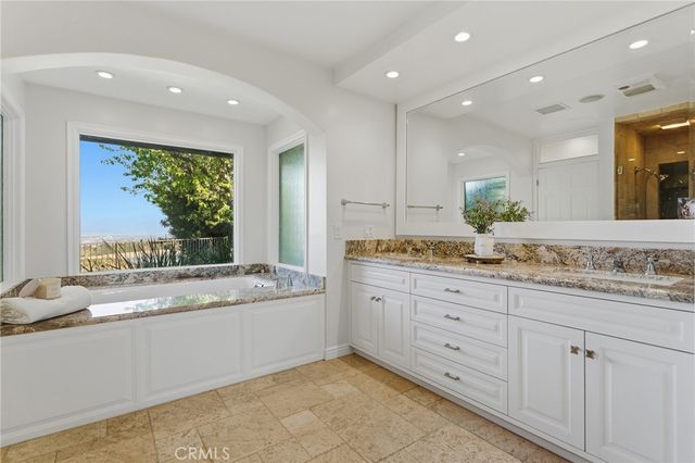 3906 Lake Vista Court, Encino, CA 91316