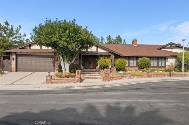 3906 Lake Vista Court, Encino, CA 91316