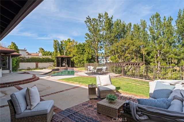 3906 Lake Vista Court, Encino, CA 91316