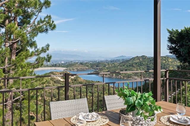 3906 Lake Vista Court, Encino, CA 91316