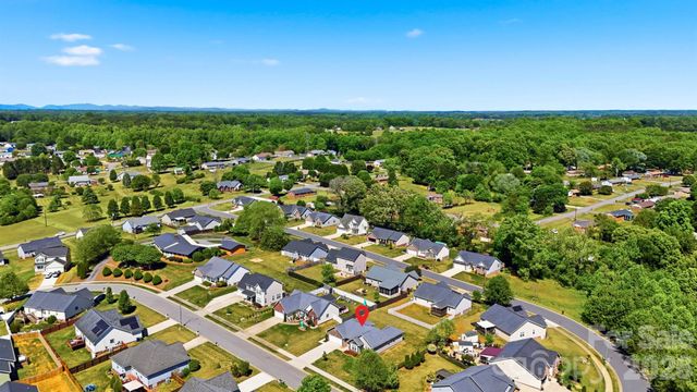 1834 Terrain Drive NW, Conover, NC 28613