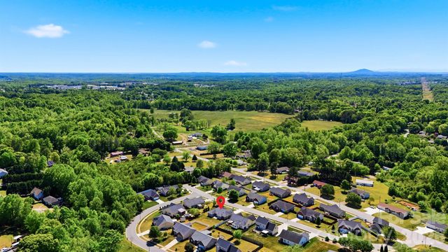 1834 Terrain Drive NW, Conover, NC 28613