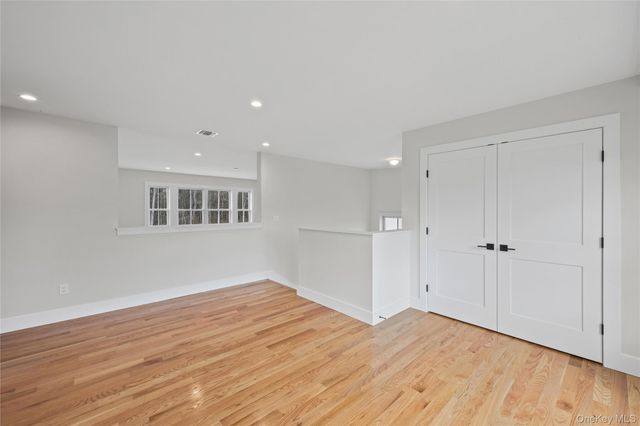 7 Jersey Avenue, Miller Place, NY 11764