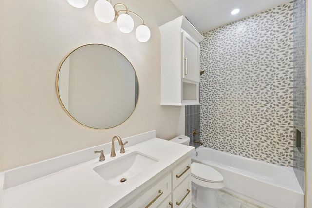 4046 Miramar Court, Galveston, TX 77554