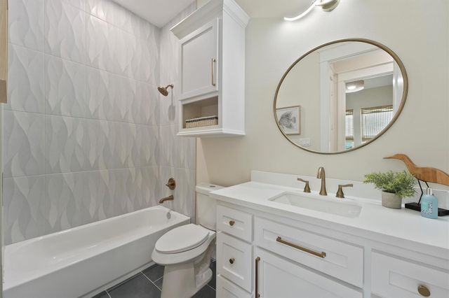 4046 Miramar Court, Galveston, TX 77554