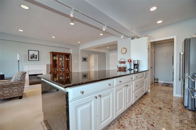 320 Fort Duquesne Blvd 5F, Downtown Pgh, PA 15222