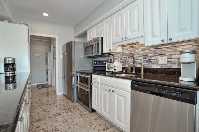 320 Fort Duquesne Blvd 5F, Downtown Pgh, PA 15222