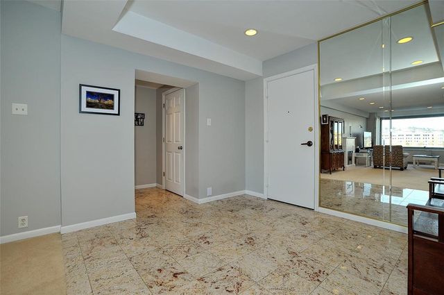 320 Fort Duquesne Blvd 5F, Downtown Pgh, PA 15222