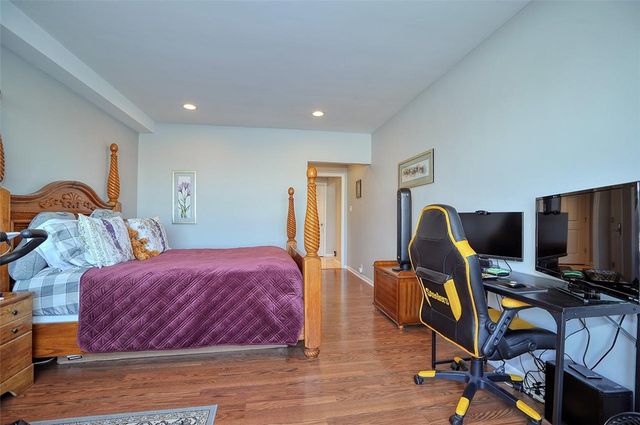 320 Fort Duquesne Blvd 5F, Downtown Pgh, PA 15222