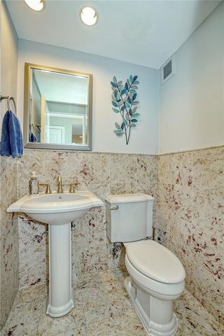 320 Fort Duquesne Blvd 5F, Downtown Pgh, PA 15222