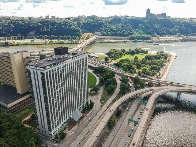 320 Fort Duquesne Blvd 5F, Downtown Pgh, PA 15222