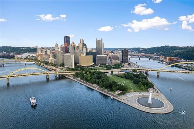320 Fort Duquesne Blvd 5F, Downtown Pgh, PA 15222