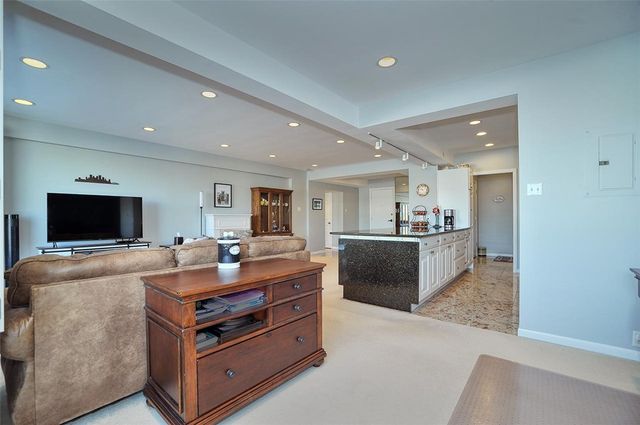 320 Fort Duquesne Blvd 5F, Downtown Pgh, PA 15222