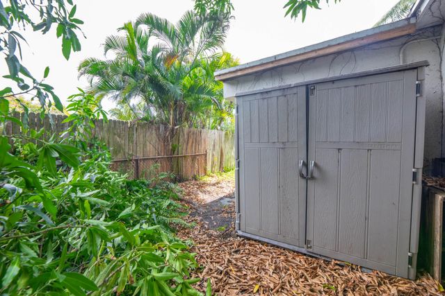 2633 NE 16TH Avenue, Pompano Beach, FL 33064