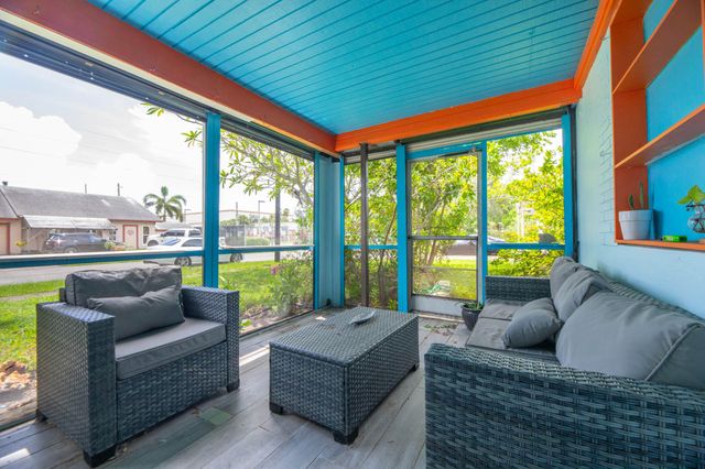 2633 NE 16TH Avenue, Pompano Beach, FL 33064