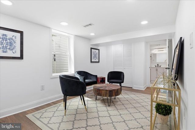 2215 FARRINGTON AVE, Alexandria, VA 22303