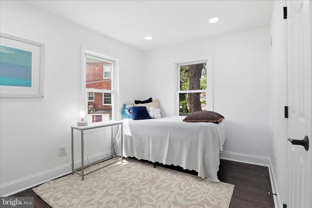 2215 FARRINGTON AVE, Alexandria, VA 22303