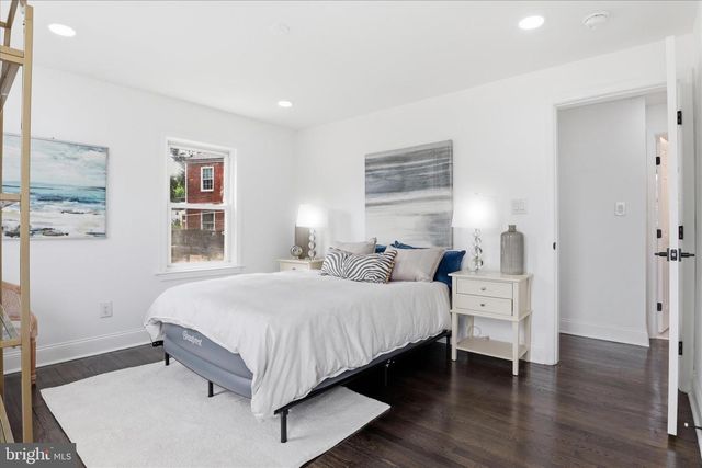 2215 FARRINGTON AVE, Alexandria, VA 22303