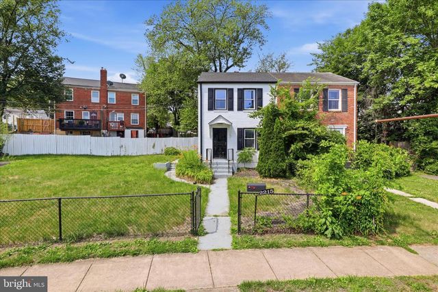 2215 FARRINGTON AVE, Alexandria, VA 22303