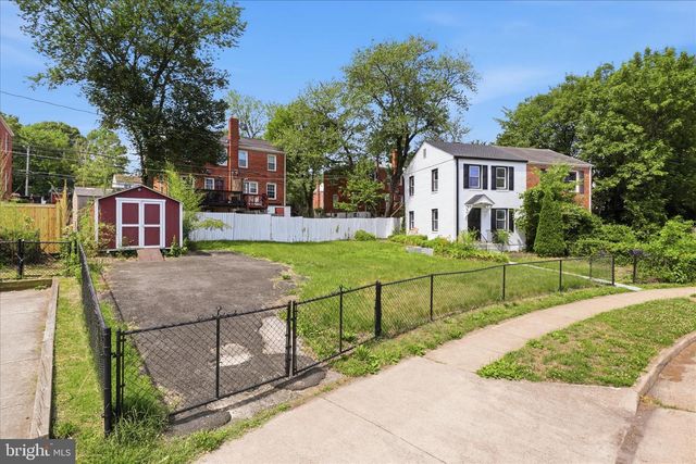 2215 FARRINGTON AVE, Alexandria, VA 22303