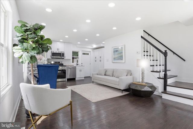 2215 FARRINGTON AVE, Alexandria, VA 22303
