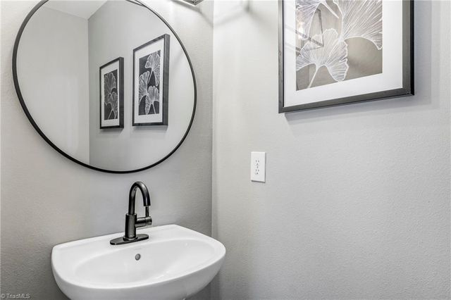 5047 Mount Hope Drive, Winston-salem, NC 27107
