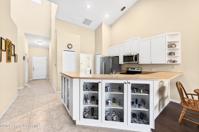 2670 Camberly Circle, Melbourne, FL 32940