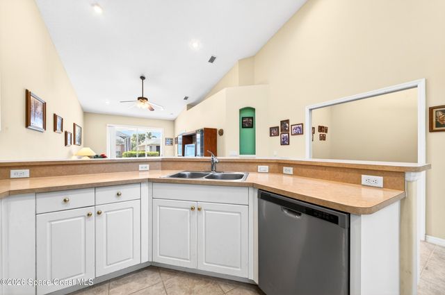 2670 Camberly Circle, Melbourne, FL 32940