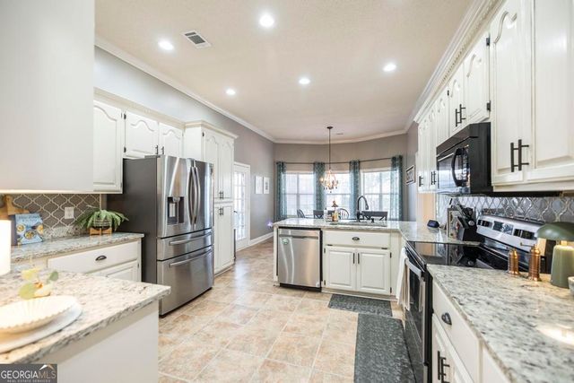 203 Southfield Court, Bonaire, GA 31005