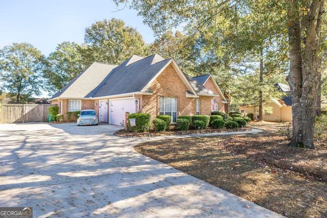 203 Southfield Court, Bonaire, GA 31005