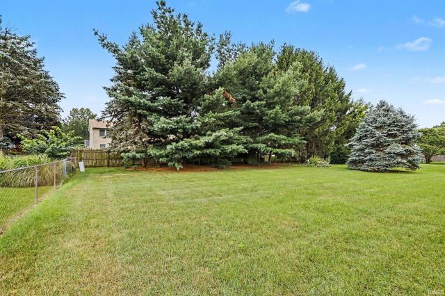 18322 Crownhill Drive, South Bend, IN 46637