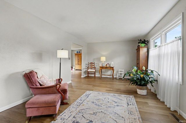 18322 Crownhill Drive, South Bend, IN 46637