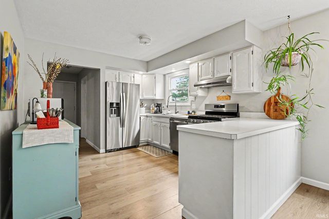 18322 Crownhill Drive, South Bend, IN 46637