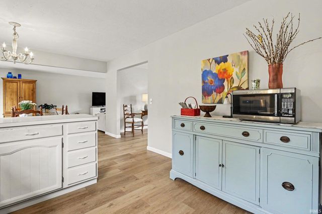 18322 Crownhill Drive, South Bend, IN 46637