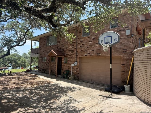 265 OAK HIDEAWAY DR, Canyon Lake, TX 78133