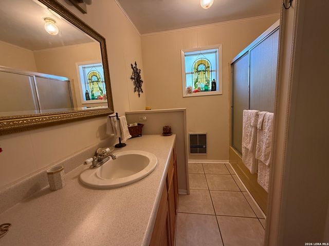 265 OAK HIDEAWAY DR, Canyon Lake, TX 78133